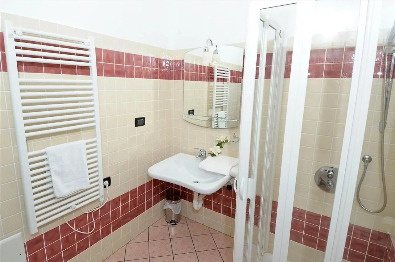 Hotel Chopin Genoa 2*,